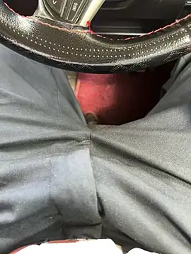 Snapshot of BadboySLR_8899 chatting on 10-13-25, 04:12 BadboySLR 8899 online show from 10-13-25, 04:12