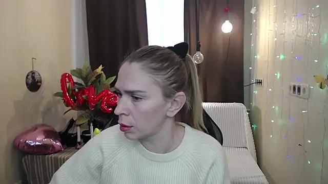 TessaDaybreak online show from 02-18-25, 07:21