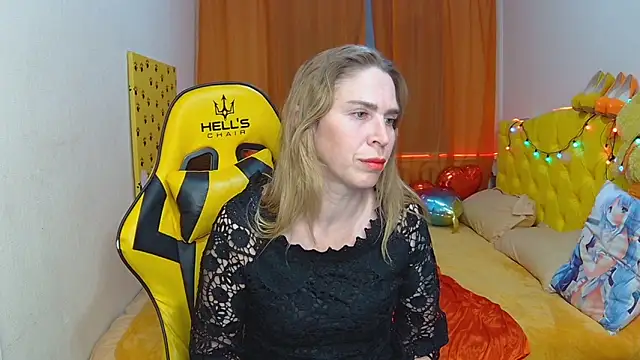 TessaDaybreak online show from 03-01-25, 02:02