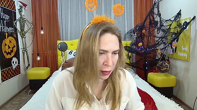 TessaDaybreak online show from 10-13-25, 06:35