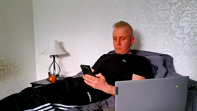 Snapshot of Teemu chatting on 06-18-26, 03:05 Teemu online show from 06-18-26, 03:05