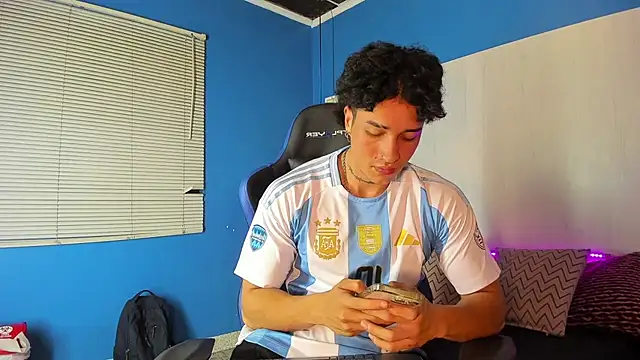 KaryBig3 online show from 03-19-25, 04:14