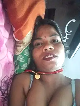 Snapshot of MEENA_ROY chatting on 03-01-25, 07:30 MEENA ROY online show from 03-01-25, 07:30