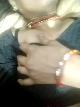 Snapshot of MEENA_ROY chatting on 03-22-25, 05:52 MEENA ROY online show from 03-22-25, 05:52