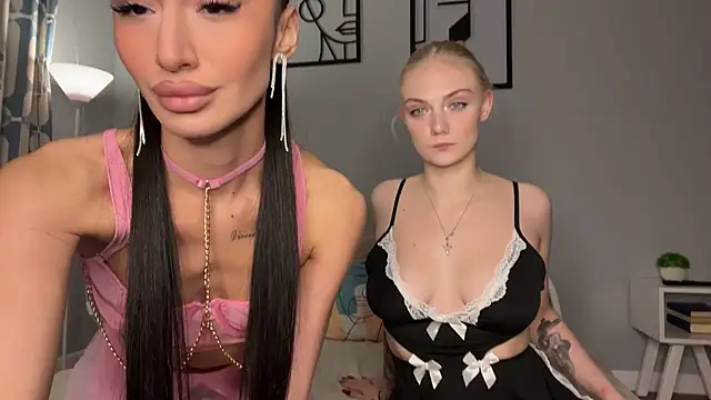 Snapshot of alissadreams chatting on 10-16-25, 06:20 alissadreams online show from 10-16-25, 06:20