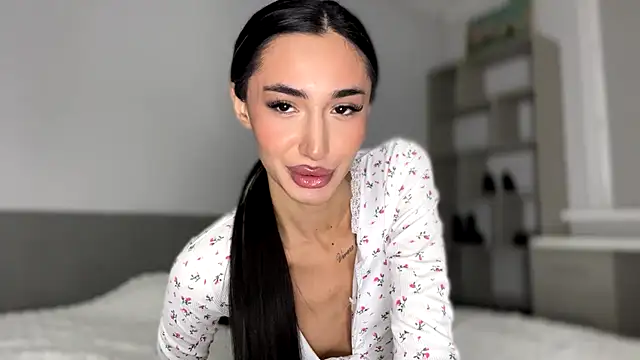 Snapshot of alissadreams chatting on 11-29-25, 06:00 alissadreams online show from 11-29-25, 06:00