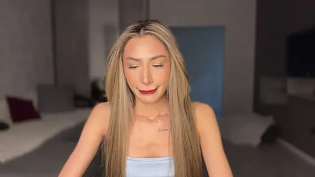 Snapshot of alissadreams chatting on 05-24-26, 02:33 alissadreams online show from 05-24-26, 02:33