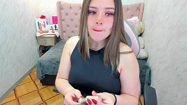 Lianngrace online show from 10-18-25, 12:39