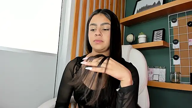 Bella walker  online show from 10-08-25, 08:28