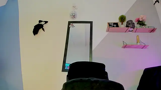 Snapshot of Aria_fitness chatting on 11-20-25, 01:33 Aria fitness online show from 11-20-25, 01:33