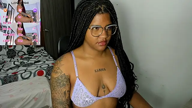 Snapshot of ZahraRose chatting on 05-20-26, 11:05 ZahraRose online show from 05-20-26, 11:05