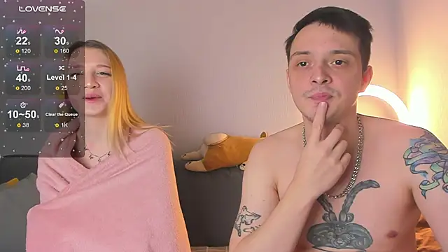 Snapshot of OnePunchGirl chatting on 10-21-25, 02:18 OnePunchGirl online show from 10-21-25, 02:18