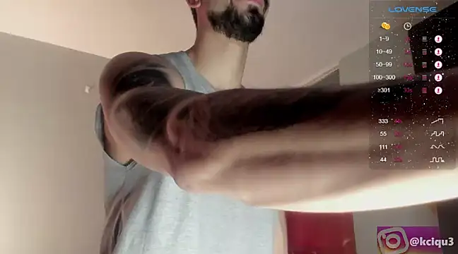 Snapshot of K_cique chatting on 03-18-25, 12:16 K cique online show from 03-18-25, 12:16