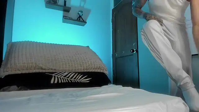 Snapshot of K_cique chatting on 10-23-25, 08:35 K cique online show from 10-23-25, 08:35