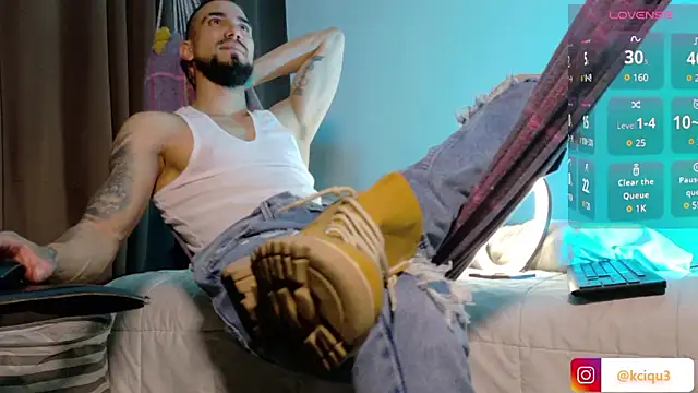 Snapshot of K_cique chatting on 02-08-26, 02:37 K cique online show from 02-08-26, 02:37