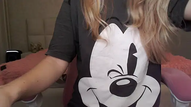  asley blond  online show from 11-25-25, 10:43