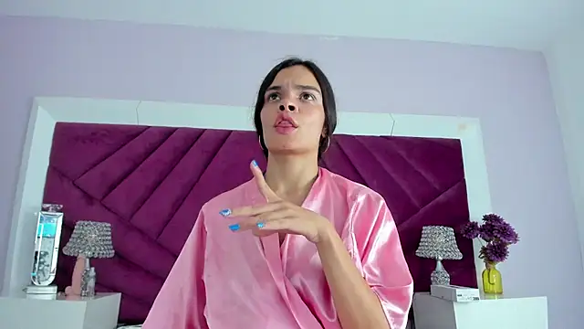Snapshot of Liah_Evans chatting on 02-26-25, 04:14 Liah Evans online show from 02-26-25, 04:14