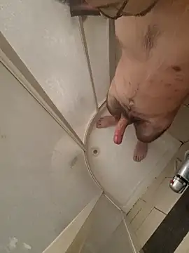 Lezoz  online show from 10-28-25, 06:21