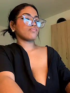 Snapshot of Dahiana_Giil chatting on 09-19-25, 04:36 Dahiana Giil online show from 09-19-25, 04:36