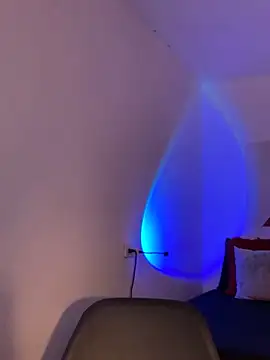 Snapshot of Dahiana_Giil chatting on 10-24-25, 05:59 Dahiana Giil online show from 10-24-25, 05:59