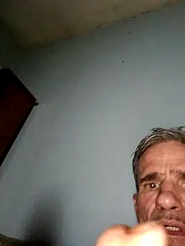 Snapshot of Billgreen69 chatting on 11-08-25, 08:14 Billgreen69 online show from 11-08-25, 08:14