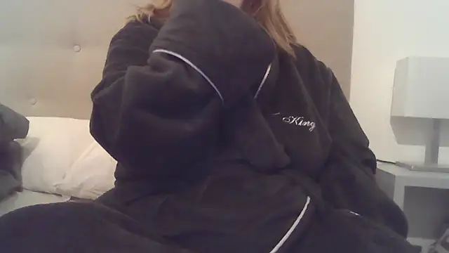 Snapshot of sizha6 chatting on 11-21-25, 06:45 sizha6 online show from 11-21-25, 06:45