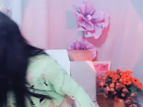 Snapshot of adelamiller chatting on 12-22-25, 01:13 adelamiller online show from 12-22-25, 01:13