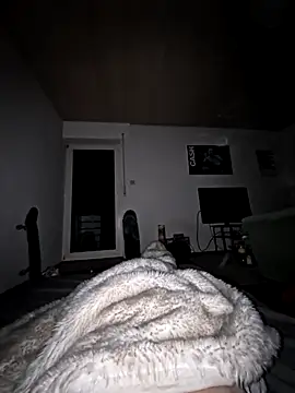 DerechteJunge online show from 10-19-25, 02:01