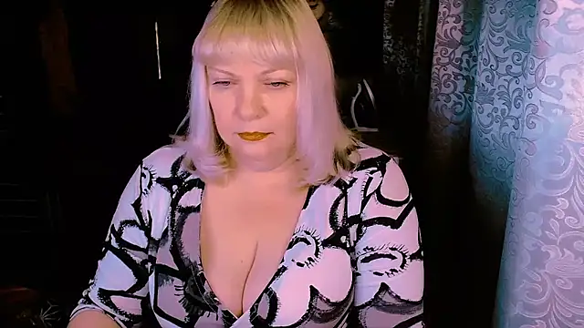 FlowerButterf online show from 03-14-26, 08:47