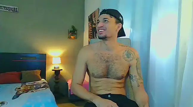 Snapshot of Reina_paola chatting on 03-19-25, 01:51 Reina paola online show from 03-19-25, 01:51