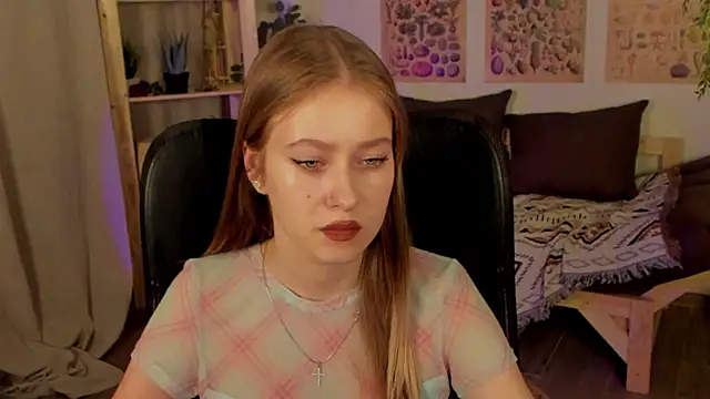 EveMundie online show from 03-20-25, 01:26