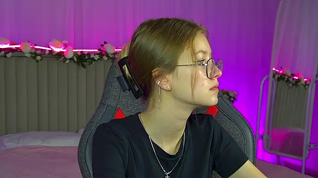 EveMundie online show from 09-10-25, 06:24