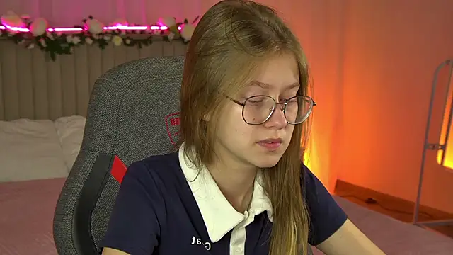 EveMundie online show from 09-22-25, 06:26