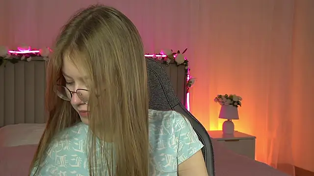 EveMundie online show from 10-03-25, 06:32