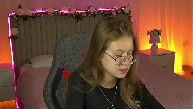 EveMundie online show from 10-21-25, 12:28