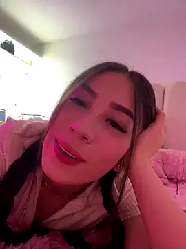 Snapshot of Ivanna_West chatting on 12-14-25, 01:22 Ivanna West online show from 12-14-25, 01:22