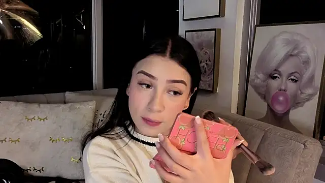 Snapshot of Ivanna_West chatting on 01-06-26, 10:08 Ivanna West online show from 01-06-26, 10:08