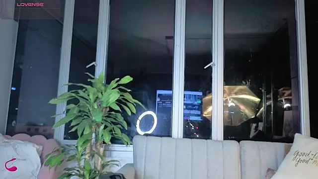 Snapshot of Ivanna_West chatting on 01-16-26, 10:08 Ivanna West online show from 01-16-26, 10:08