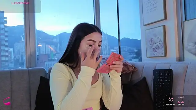 Snapshot of Ivanna_West chatting on 01-19-26, 11:47 Ivanna West online show from 01-19-26, 11:47