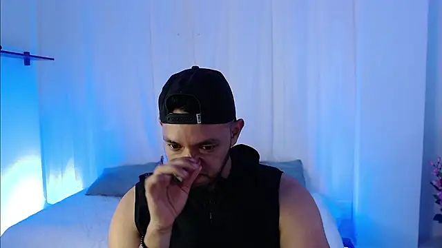 Snapshot of Double_R12 chatting on 03-12-25, 09:13 Double R12 online show from 03-12-25, 09:13