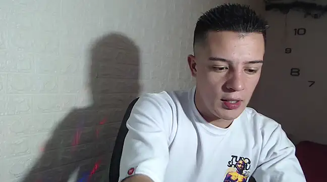 Snapshot of CamiloBeltran_ chatting on 03-22-25, 06:25 CamiloBeltran online show from 03-22-25, 06:25