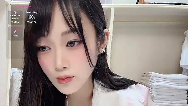 yueyue2003 online show from 06-26-26, 12:09