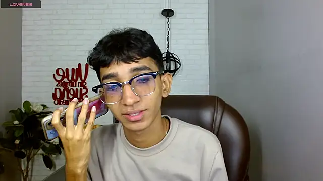 Martin Linares online show from 02-25-25, 01:39