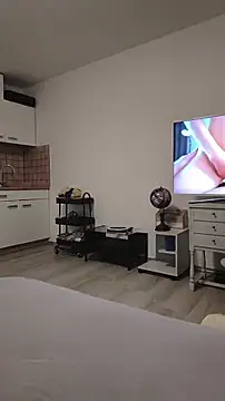 Miss candymandy online show from 04-15-26, 07:58