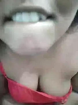 Snapshot of SLbeaty chatting on 10-14-25, 11:00 SLbeaty online show from 10-14-25, 11:00