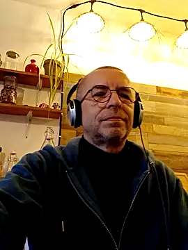 Snapshot of Xavspank2 chatting on 01-16-26, 10:30 Xavspank2 online show from 01-16-26, 10:30