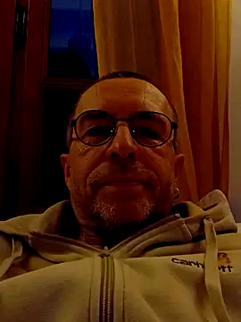 Snapshot of Xavspank2 chatting on 02-08-26, 05:38 Xavspank2 online show from 02-08-26, 05:38