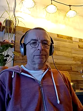 Snapshot of Xavspank2 chatting on 03-09-26, 10:41 Xavspank2 online show from 03-09-26, 10:41