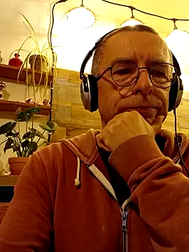 Snapshot of Xavspank2 chatting on 03-15-26, 07:09 Xavspank2 online show from 03-15-26, 07:09