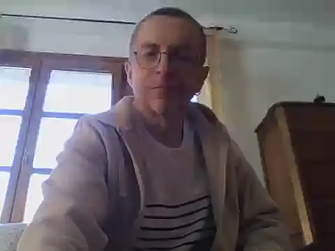 Snapshot of Xavspank2 chatting on 04-05-26, 07:49 Xavspank2 online show from 04-05-26, 07:49